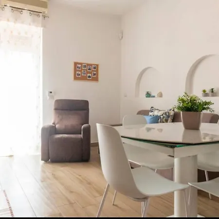 Large Garden Apartamento *