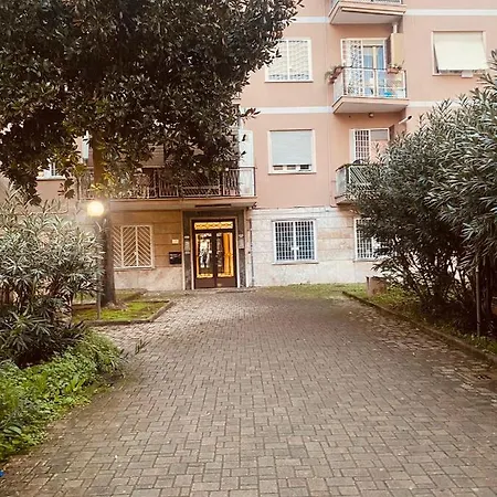 Large Garden Appartement