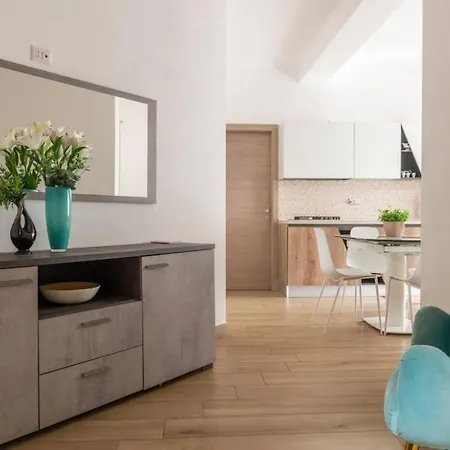 Apartment Large Garden Rom